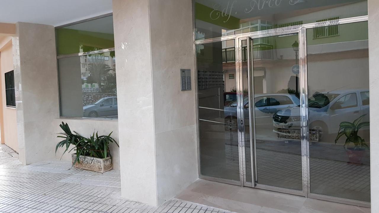 Beautiful Apartment In Third Line Beach Boliches ฟูเอนฮิโรลา ภายนอก รูปภาพ