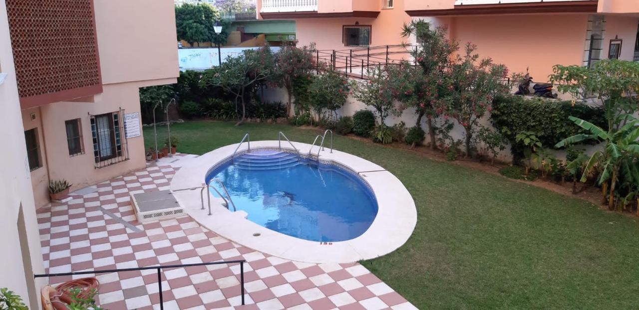 Beautiful Apartment In Third Line Beach Boliches ฟูเอนฮิโรลา ภายนอก รูปภาพ