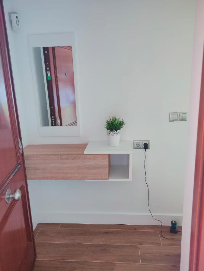 Beautiful Apartment In Third Line Beach Boliches ฟูเอนฮิโรลา ภายนอก รูปภาพ