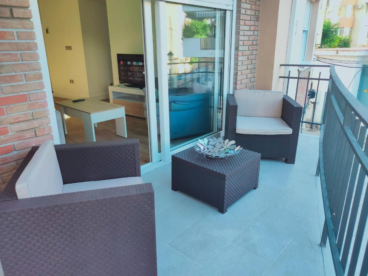 Beautiful Apartment In Third Line Beach Boliches ฟูเอนฮิโรลา ภายนอก รูปภาพ