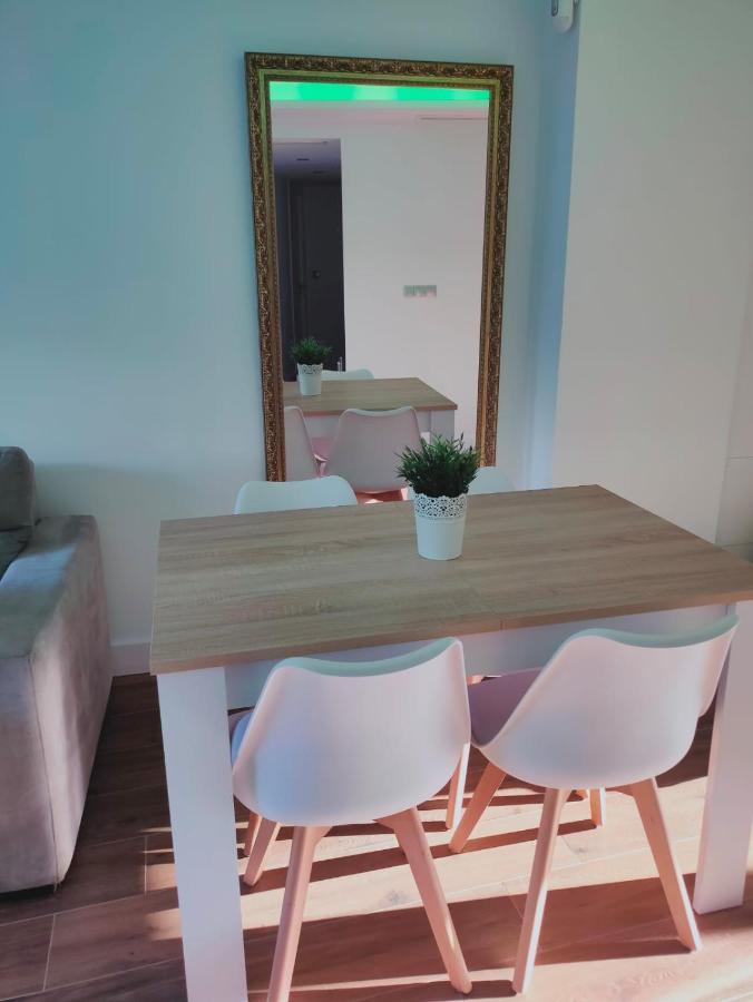 Beautiful Apartment In Third Line Beach Boliches ฟูเอนฮิโรลา ภายนอก รูปภาพ