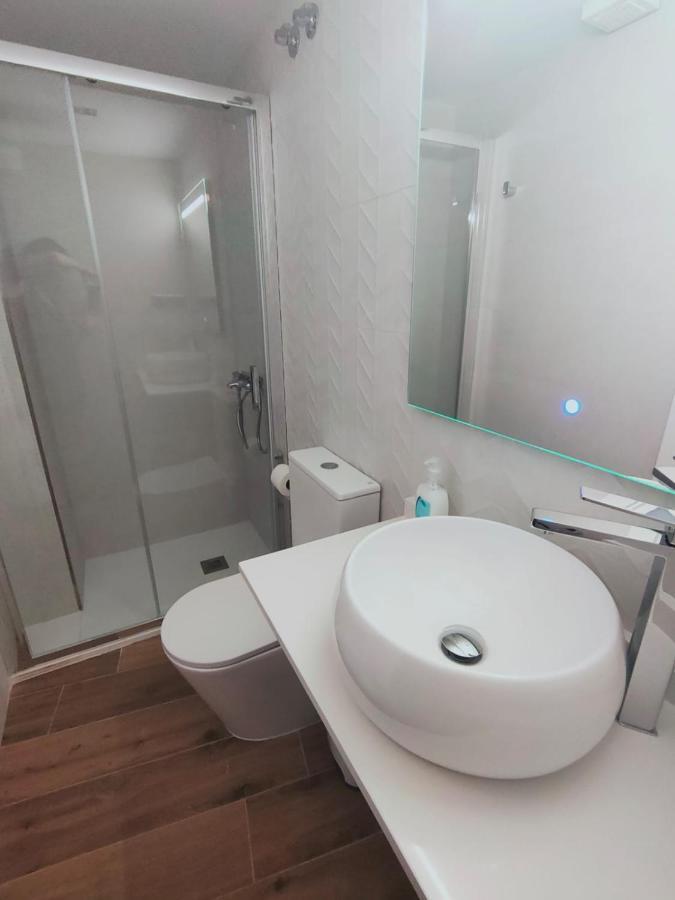 Beautiful Apartment In Third Line Beach Boliches ฟูเอนฮิโรลา ภายนอก รูปภาพ